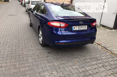 Седан Ford Fusion 2015 в 