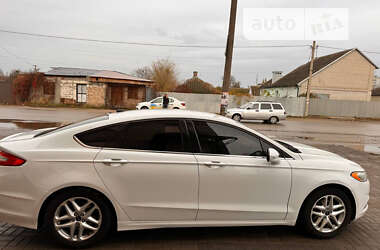 Седан Ford Fusion 2013 в Новомосковську