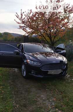 Седан Ford Fusion 2015 в Надворной