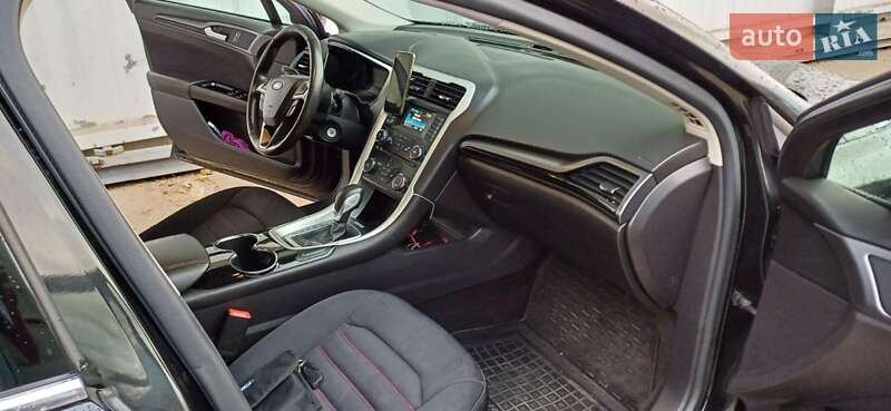 Седан Ford Fusion 2013 в Львові