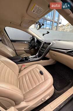 Седан Ford Fusion 2014 в 