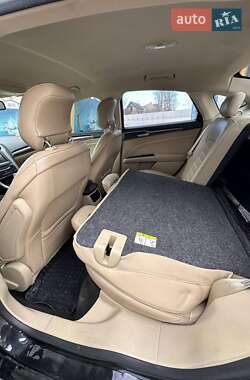 Седан Ford Fusion 2014 в 