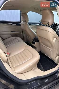 Седан Ford Fusion 2014 в 