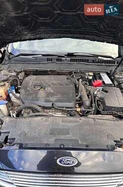 Седан Ford Fusion 2014 в 
