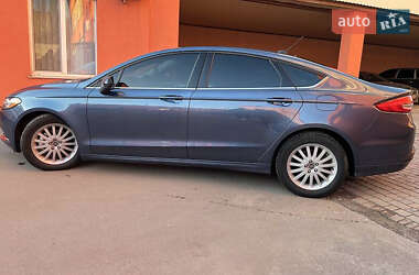Седан Ford Fusion 2018 в Ужгороде