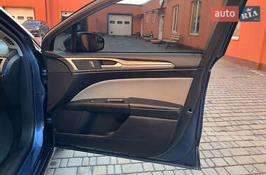 Седан Ford Fusion 2018 в Ужгороде