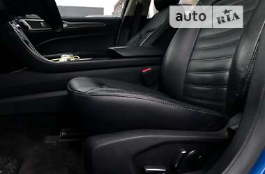 Седан Ford Fusion 2017 в 