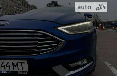 Седан Ford Fusion 2017 в 