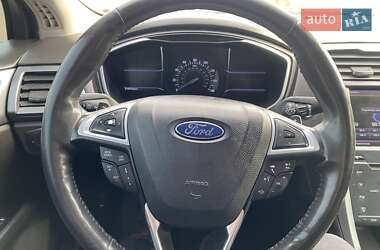 Седан Ford Fusion 2012 в 