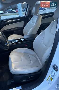 Седан Ford Fusion 2013 в 