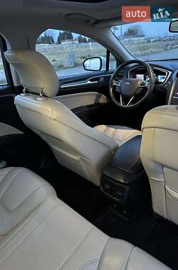Седан Ford Fusion 2013 в 