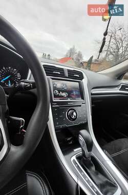Седан Ford Fusion 2013 в Александрие