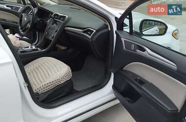Седан Ford Fusion 2019 в 