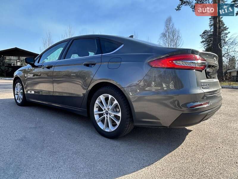 Седан Ford Fusion 2020 в Виннице