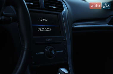 Седан Ford Fusion 2015 в 