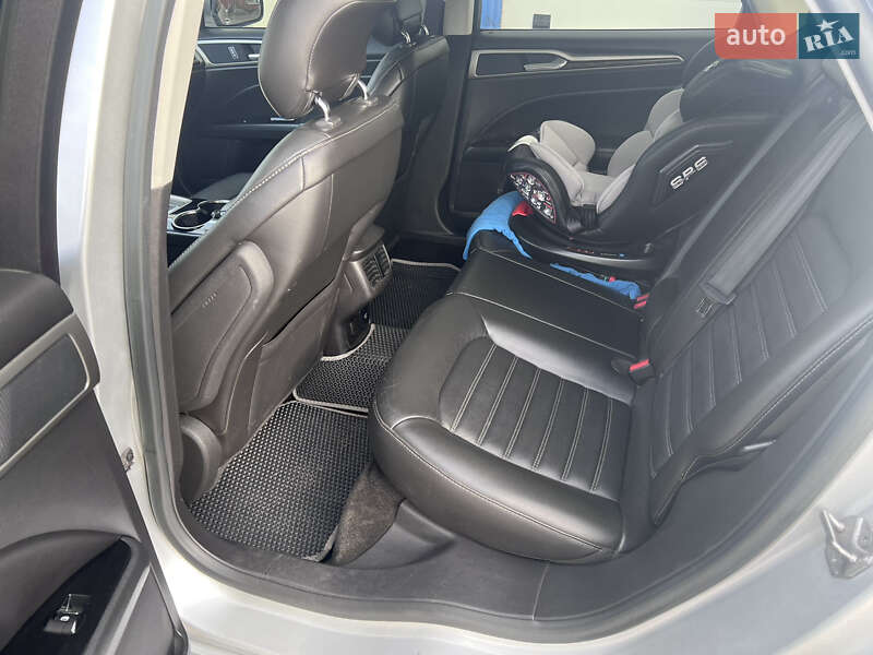 Седан Ford Fusion 2013 в Полтаві