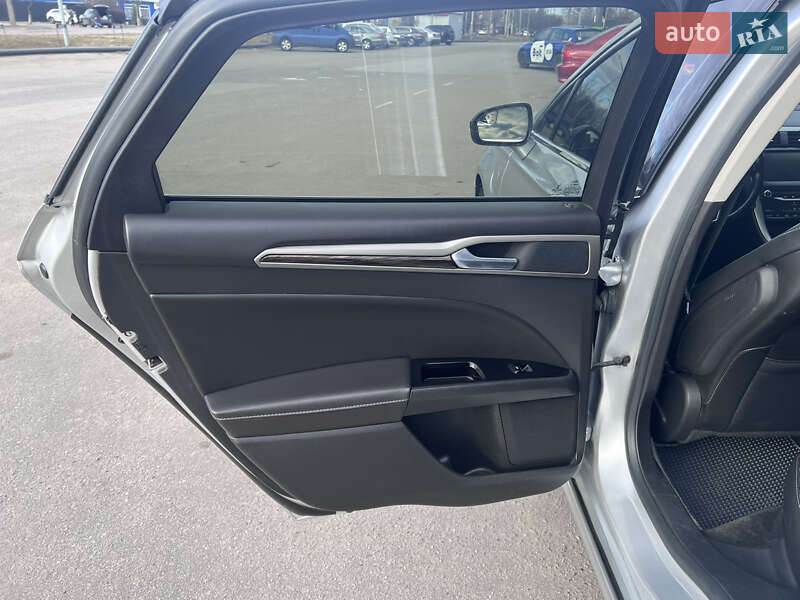 Седан Ford Fusion 2013 в Полтаві