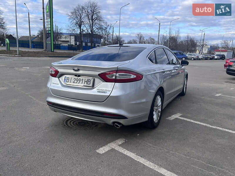 Седан Ford Fusion 2013 в Полтаві