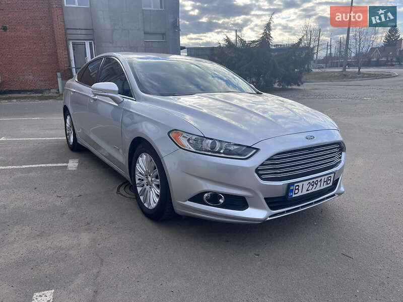 Седан Ford Fusion 2013 в Полтаві