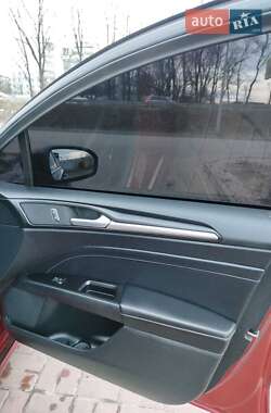 Седан Ford Fusion 2018 в 