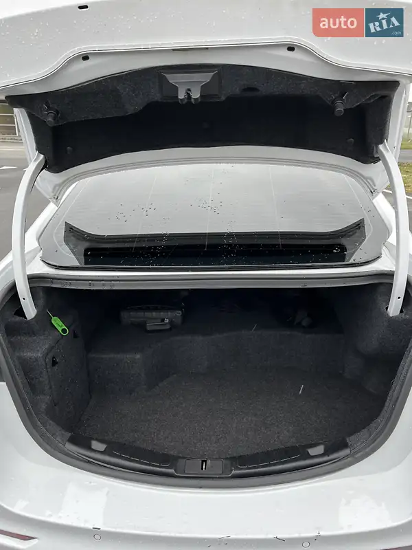 Ford Fusion 2019 VIN 3FA6P0LU2KR220401 фото оголошення 11 з 68