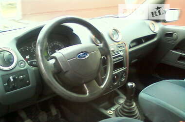 Хетчбек Ford Fusion 2006 в Сваляві