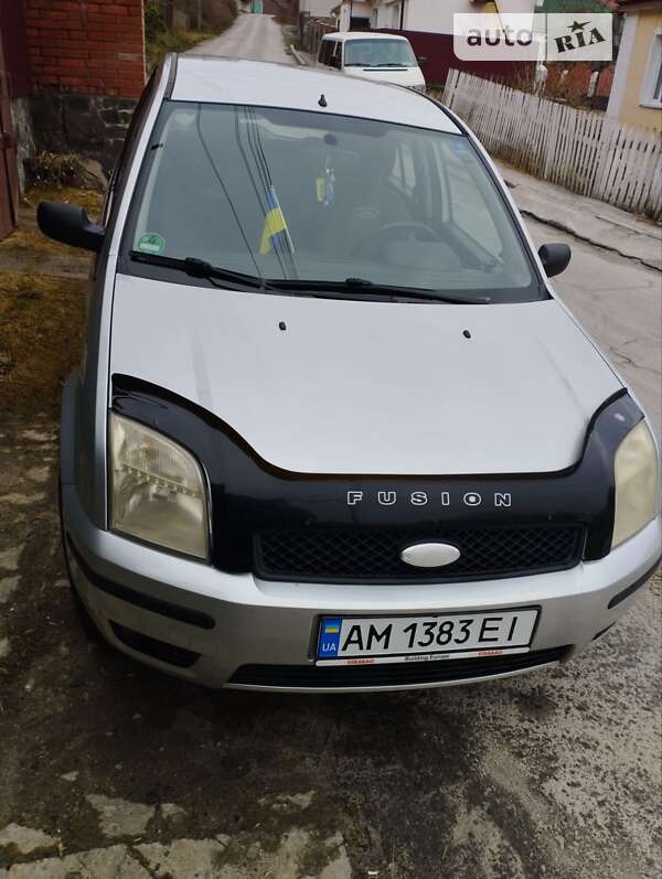 Хетчбек Ford Fusion 2005 в Звягелі