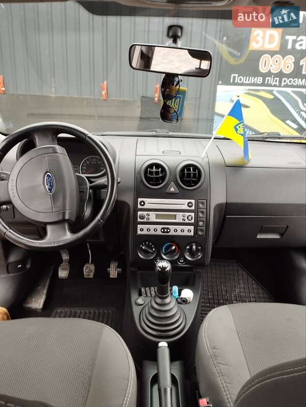 Хэтчбек Ford Fusion 2005 в Звягеле