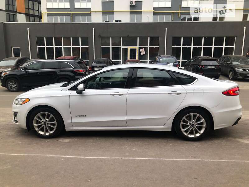 Седан Ford Fusion 2019 в Києві