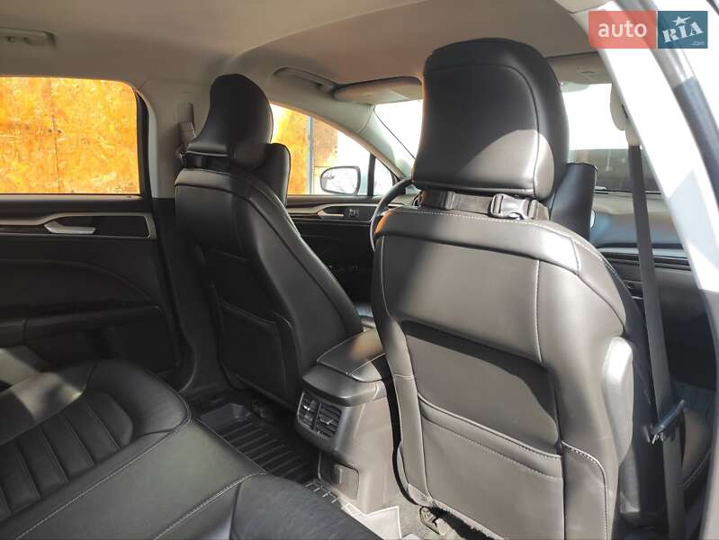 Седан Ford Fusion 2015 в Кропивницком