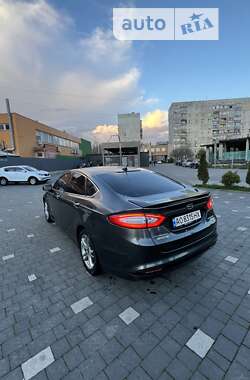 Седан Ford Fusion 2014 в Ужгороді