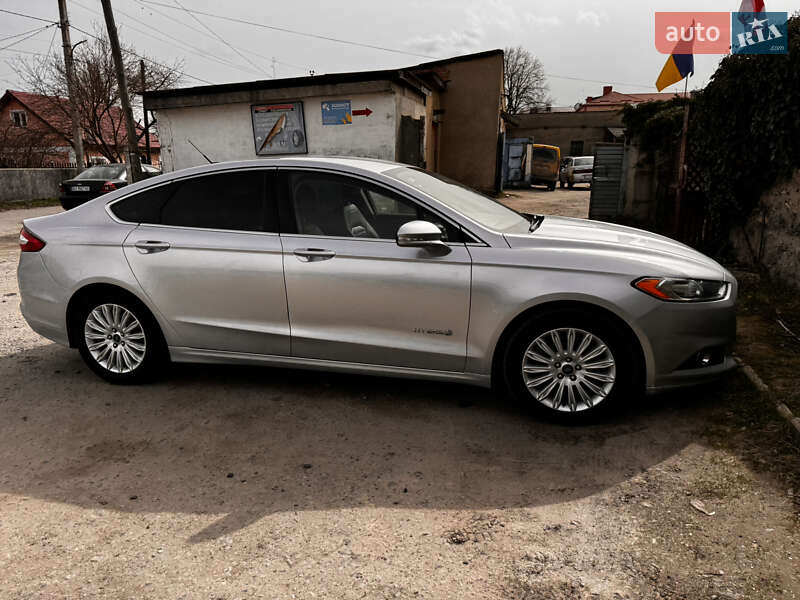 Седан Ford Fusion 2012 в Староконстантинове