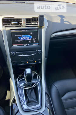 Седан Ford Fusion 2014 в Одесі