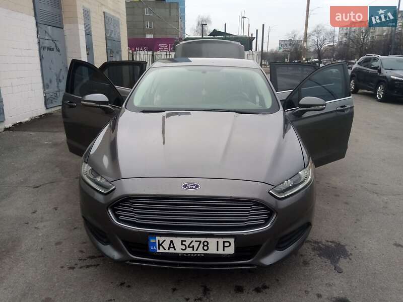 Седан Ford Fusion 2014 в Києві