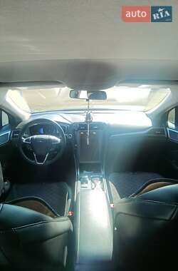 Седан Ford Fusion 2016 в 