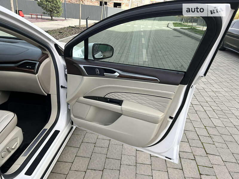 Седан Ford Fusion 2016 в Ивано-Франковске