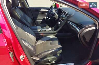 Седан Ford Fusion 2019 в 