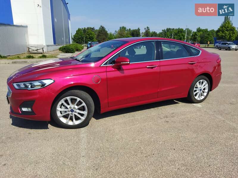 Седан Ford Fusion 2019 в Днепре