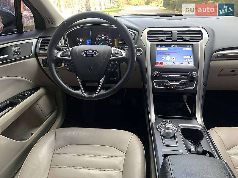 Седан Ford Fusion 2016 в Бершади