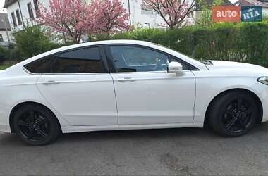 Седан Ford Fusion 2016 в Шептицькому