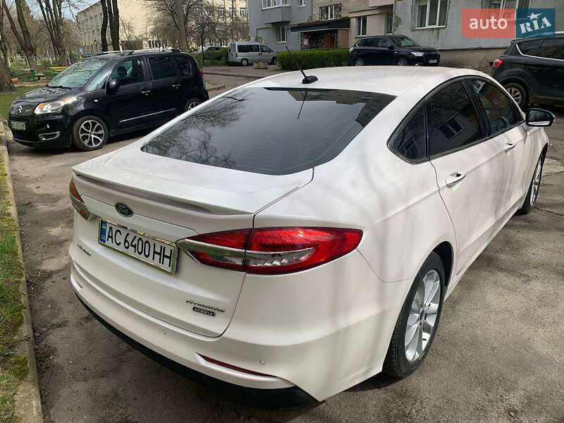 Седан Ford Fusion 2020 в Луцке