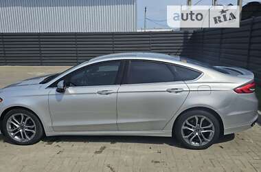 Седан Ford Fusion 2016 в Черкасах