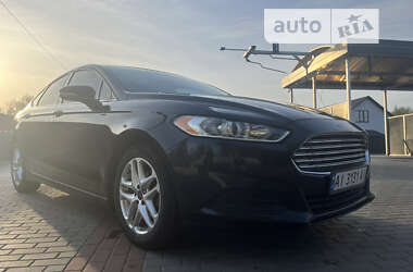 Седан Ford Fusion 2013 в Березані