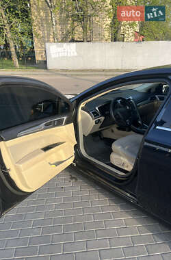 Седан Ford Fusion 2013 в 