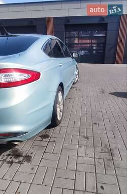 Седан Ford Fusion 2013 в 