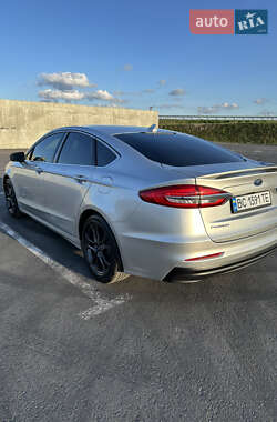 Седан Ford Fusion 2018 в Львове