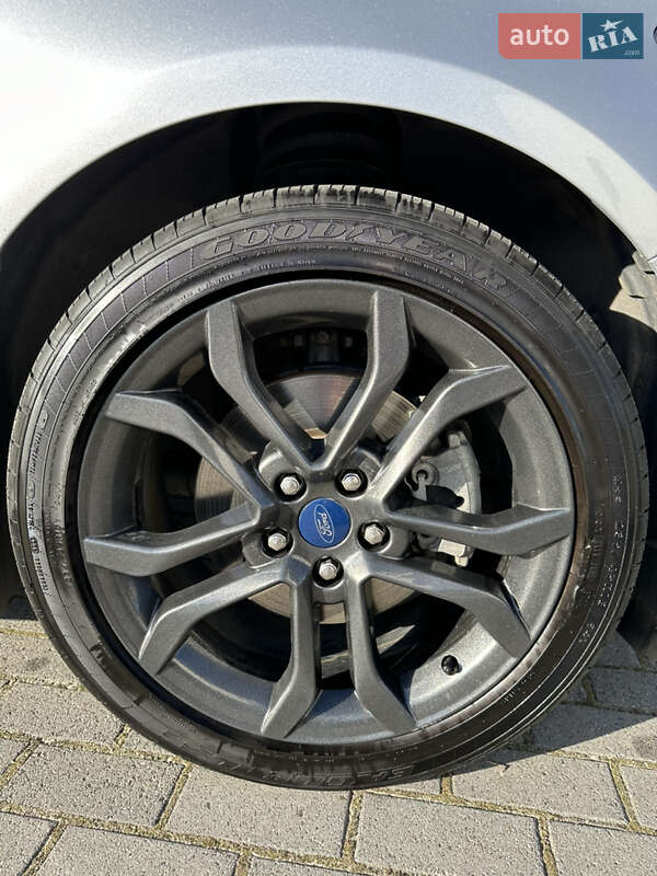 Седан Ford Fusion 2018 в Львове