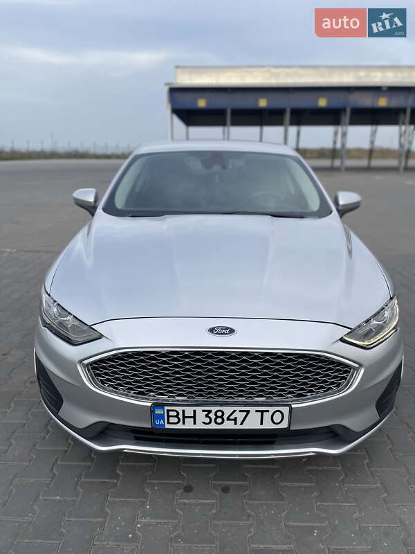 Седан Ford Fusion 2019 в Одесі