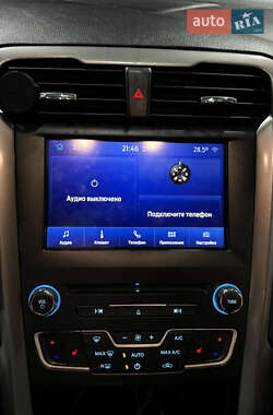 Седан Ford Fusion 2017 в 