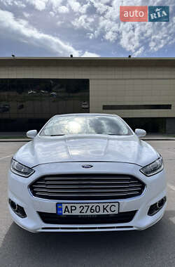 Седан Ford Fusion 2015 в 